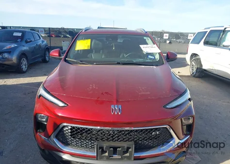 2024 Buick Encore Gx Sport Touring Fwd z USA, uszkodzony, nr VIN KL4AMDSL3RB005681